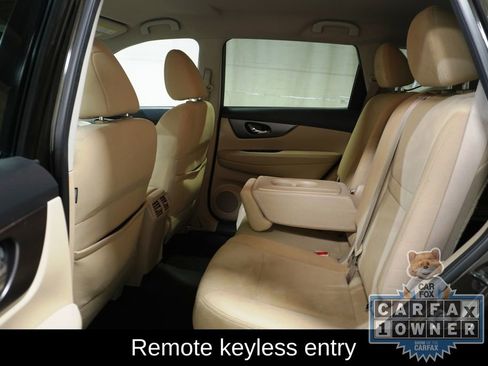 Used 2016 Nissan Rogue SV image 13