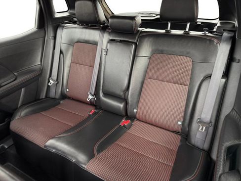 Used 2025 Nissan Kicks SR image 11