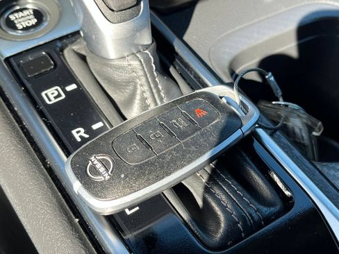 Used 2025 Nissan Sentra SV FWD image 21