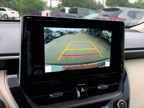 Used 2024 Toyota Corolla Cross XLE w/ Convenience Package FWD image 27