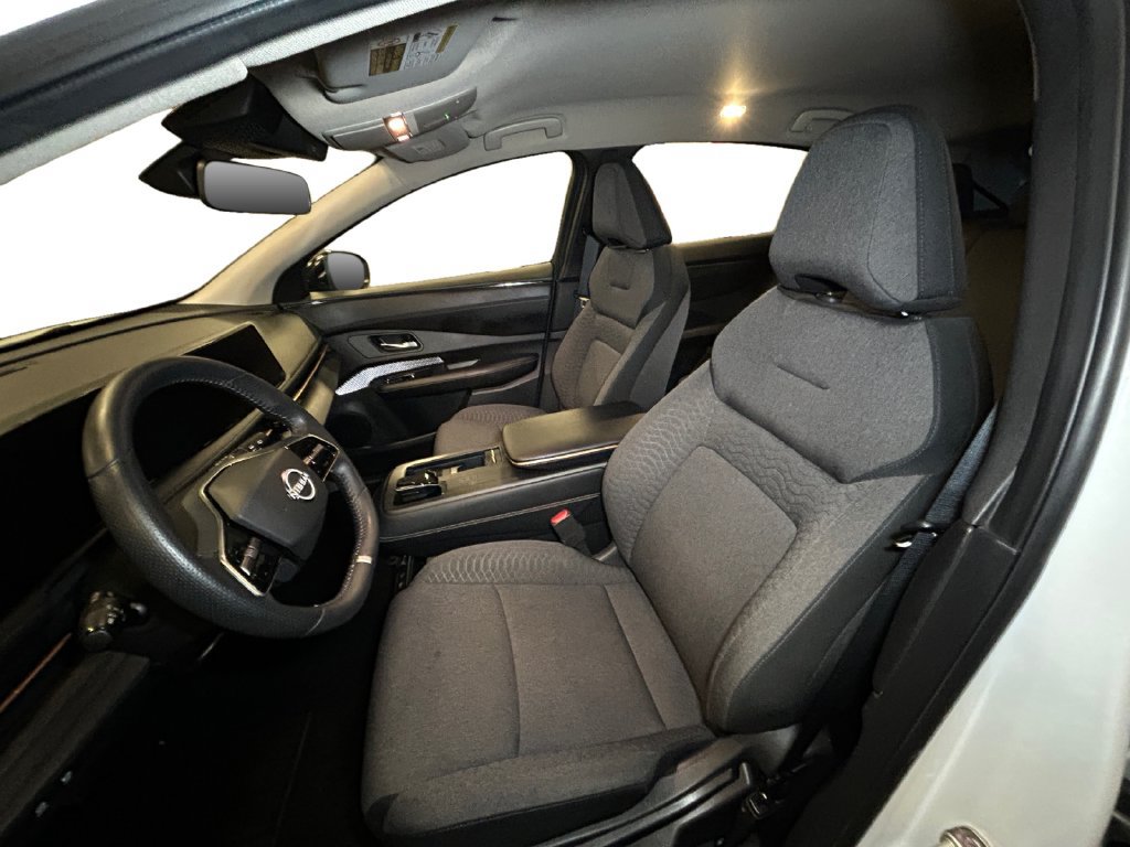 Used 2023 Nissan Ariya FWD image 9