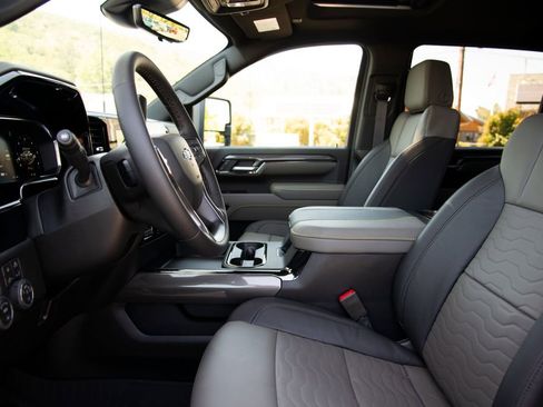 New 2026 Chevrolet Silverado 2500 ZR2 AWD/4WD image 14
