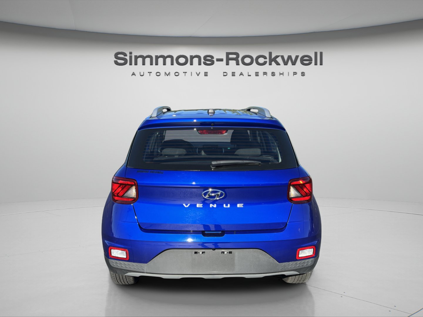 Used 2025 Hyundai Venue SEL FWD image 4