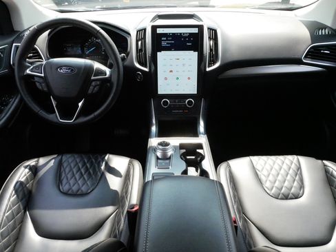 Used 2024 Ford Edge Titanium AWD/4WD image 10