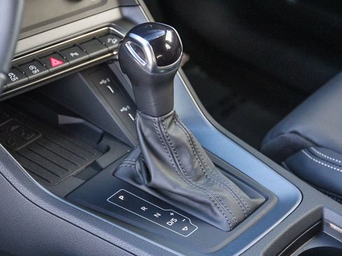 Certified 2025 Audi Q3 2.0T Premium w/ Convenience Package image 21