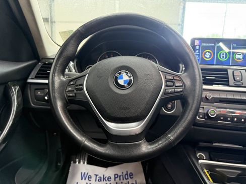 Used 2014 BMW 320i xDrive Sedan AWD/4WD image 15