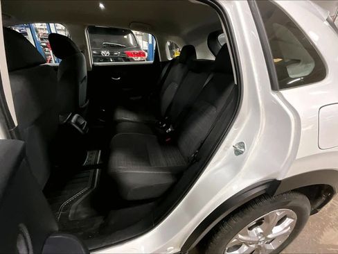 Used 2025 Honda HR-V LX image 19