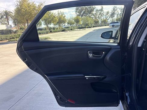 Used 2015 Toyota Avalon XLE image 12