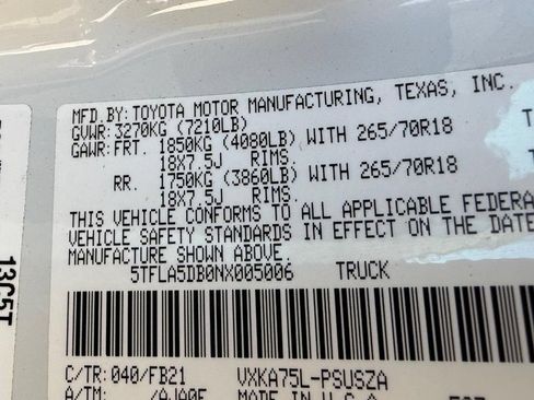 Used 2022 Toyota Tundra SR5 w/ SR5 Convenience Package AWD/4WD image 21