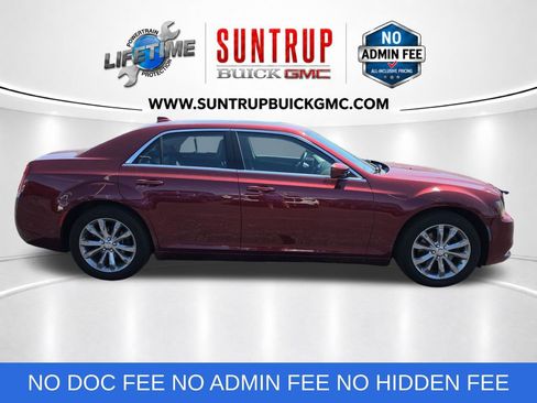 Used 2020 Chrysler 300 Touring L w/ Value Package AWD/4WD image 7