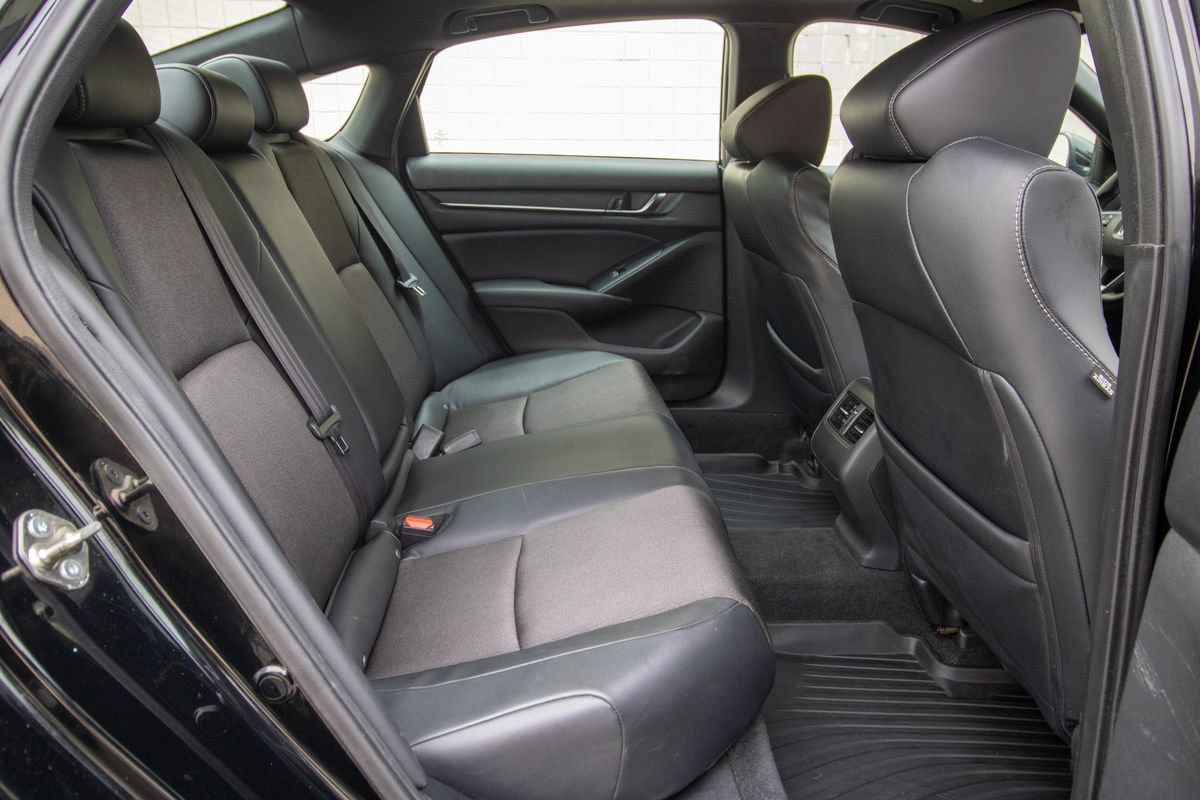 Used 2018 Honda Accord Sport image 19
