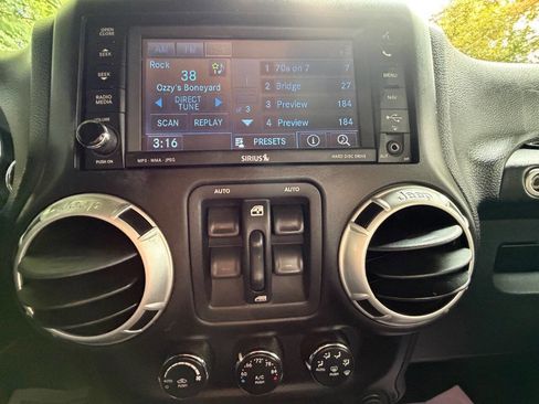 Used 2015 Jeep Wrangler Unlimited Sahara w/ Dual Top Group image 23