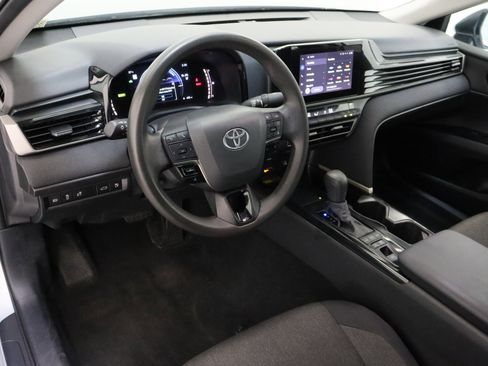 Used 2025 Toyota Camry LE FWD image 13