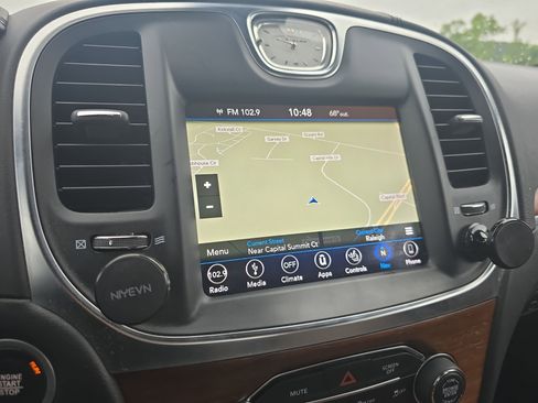 Used 2018 Chrysler 300 C w/ Safetytec Plus Group RWD image 21
