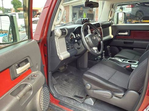 Used 2011 Toyota FJ Cruiser 4WD image 23