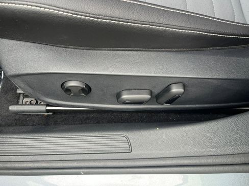 Used 2025 Volkswagen Jetta SE image 22