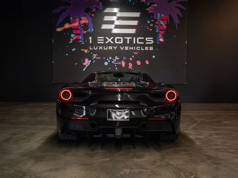 Used 2018 Ferrari 488 Spider RWD image 5