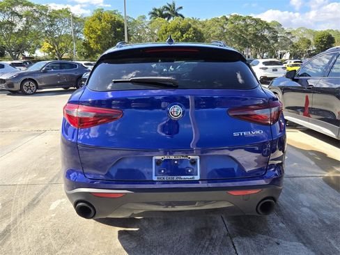 Used 2023 Alfa Romeo Stelvio Sprint image 6