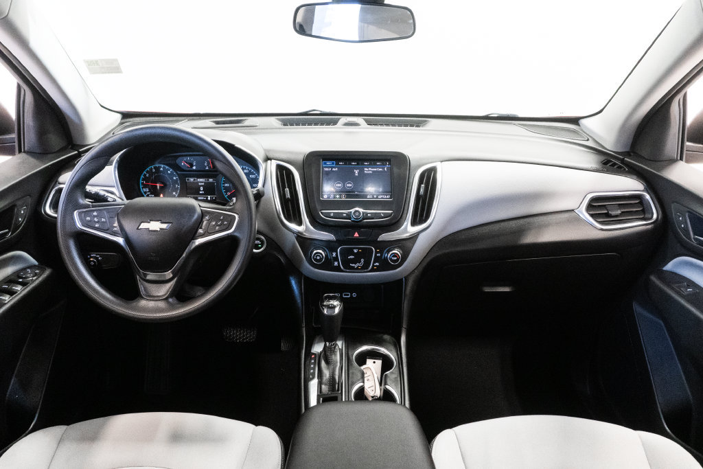 Used 2020 Chevrolet Equinox LS w/ LS Convenience Package FWD image 9