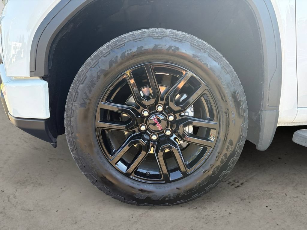 Used 2025 GMC Sierra 1500 Elevation w/ Elevation Premium Package AWD/4WD image 9