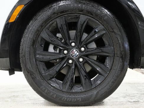 Used 2025 Buick Envista Sport Touring image 9