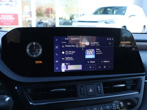 Used 2025 Lexus ES 350 w/ Premium Package image 21