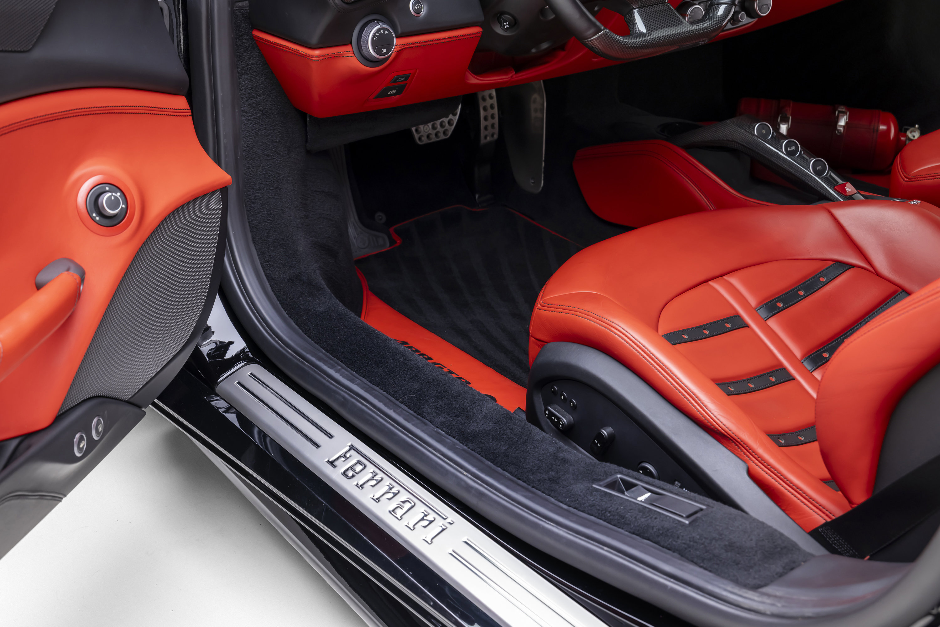 Certified 2018 Ferrari 488 GTB RWD image 68