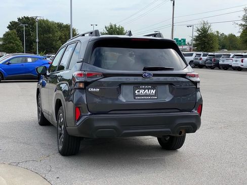 Used 2025 Subaru Forester Premium AWD/4WD image 5
