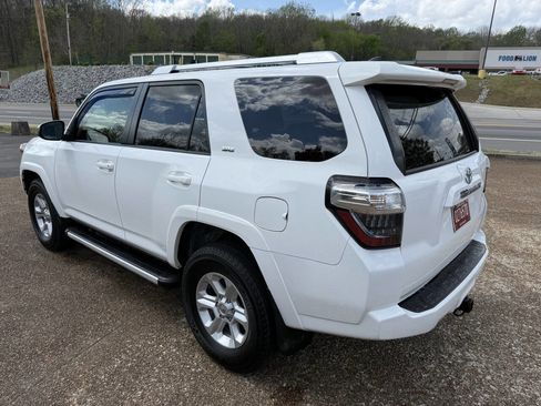 Used 2016 Toyota 4Runner SR5 image 5