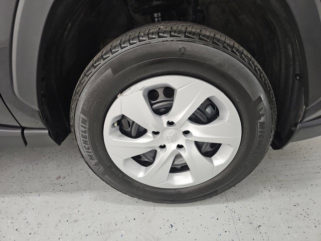 Certified 2025 Toyota RAV4 LE AWD/4WD image 9