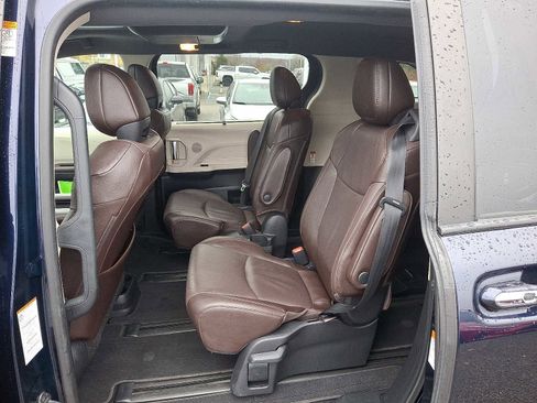 Certified 2021 Toyota Sienna Platinum image 13