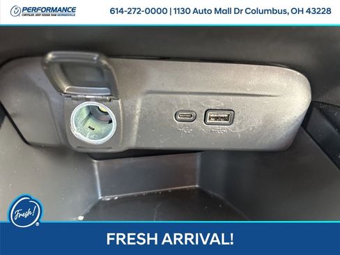 Used 2025 Chevrolet Trax LT w/ LT Convenience Package image 23