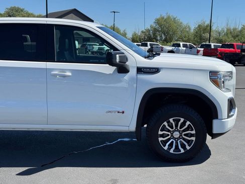 Used 2021 GMC Sierra 1500 AT4 w/ AT4 Premium Package AWD/4WD image 11