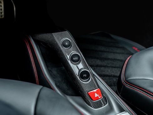 Used 2018 Ferrari 488 GTB RWD image 48