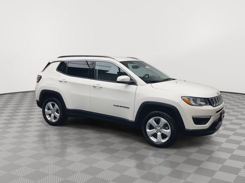Used 2019 Jeep Compass Latitude w/ Cold Weather Group image 36