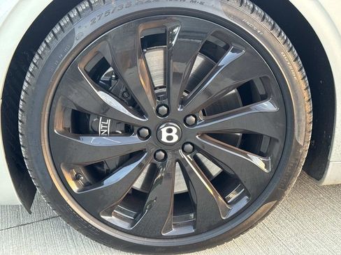 Used 2024 Bentley Continental GT image 9