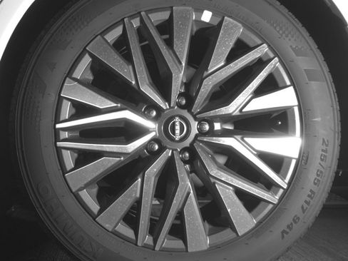 Used 2025 Nissan Altima 2.5 SV FWD image 11