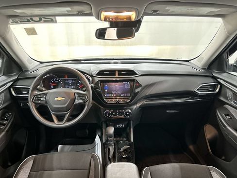 Certified 2021 Chevrolet TrailBlazer LT w/ Convenience Package FWD image 18
