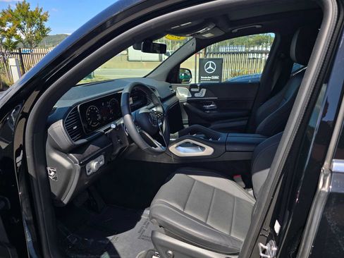 Used 2026 Mercedes-Benz GLS 450 4MATIC image 24