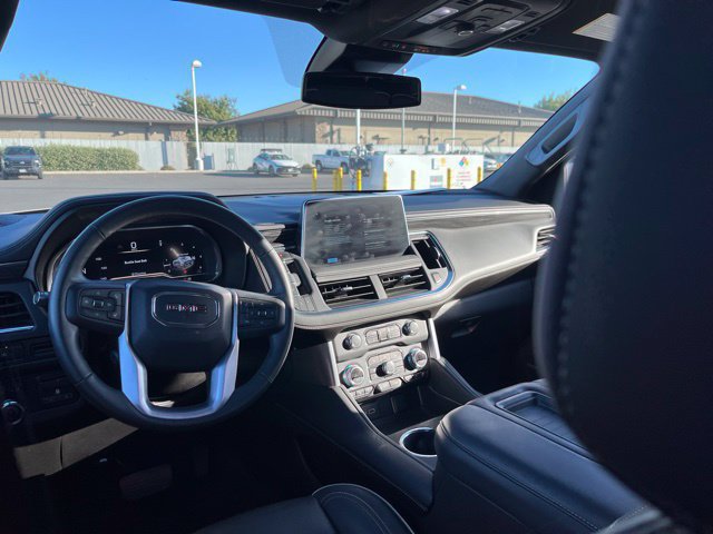 Used 2024 GMC Yukon SLT w/ SLT Luxury Package AWD/4WD image 14