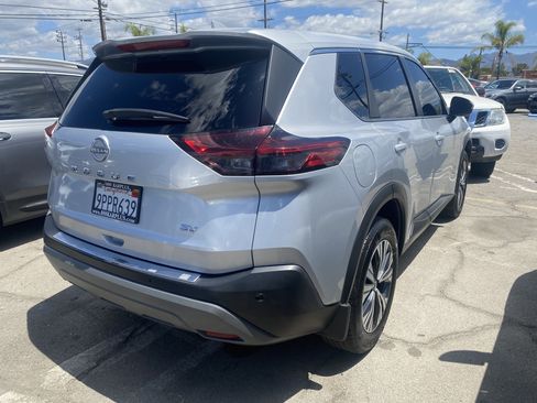 Used 2022 Nissan Rogue SV FWD image 7