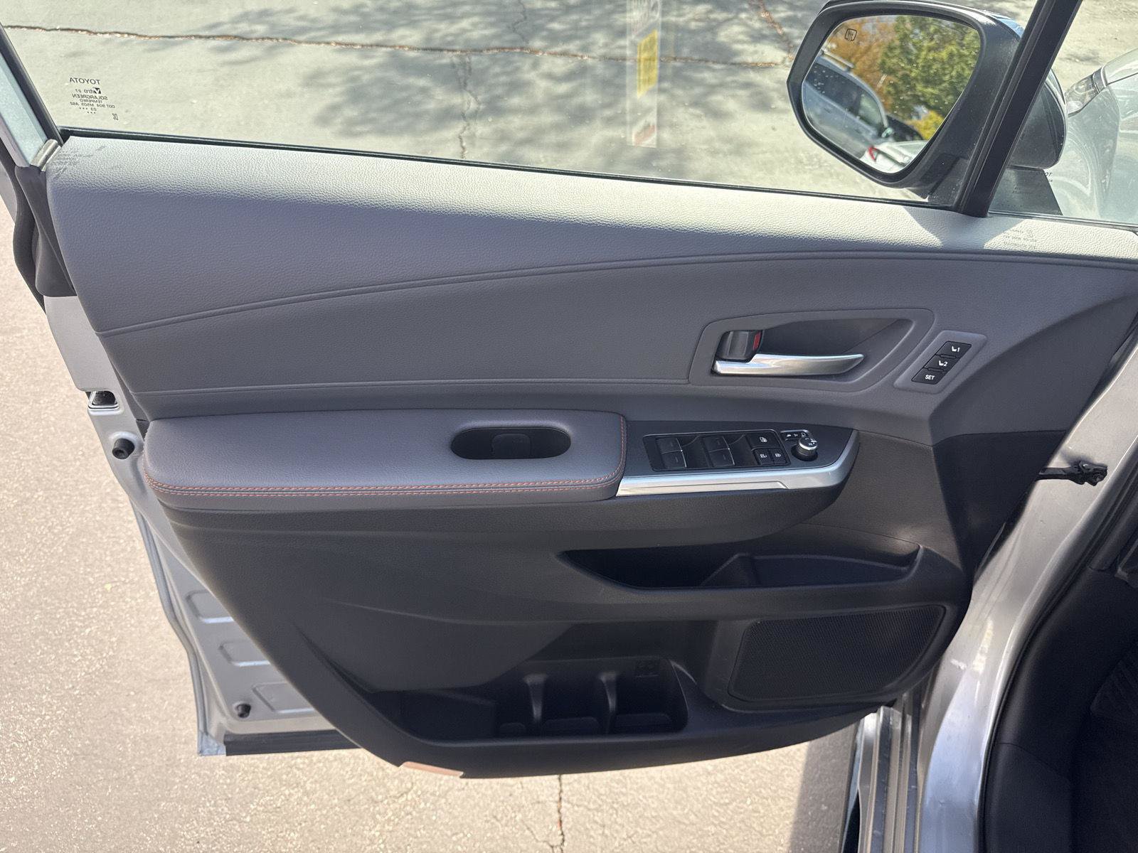 Used 2024 Toyota Sienna XSE w/ XSE Premium Package FWD image 11