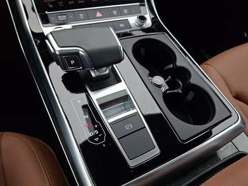 Used 2020 Audi Q8 Premium Plus w/ Premium Plus Package image 15