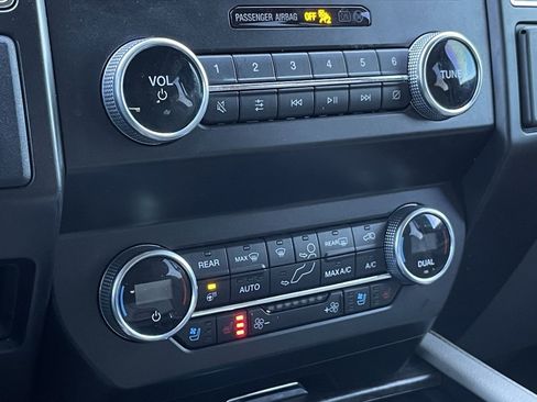 Used 2021 Ford Expedition Max Limited image 19