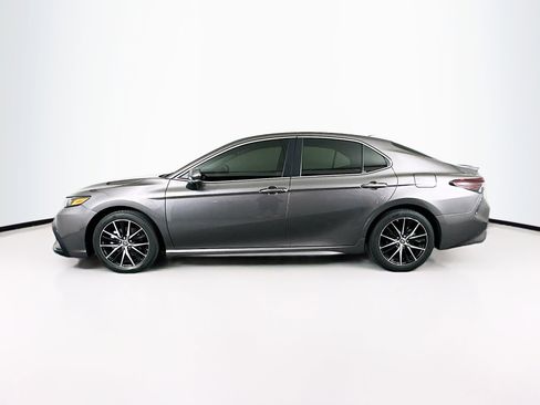 Used 2023 Toyota Camry SE FWD image 4