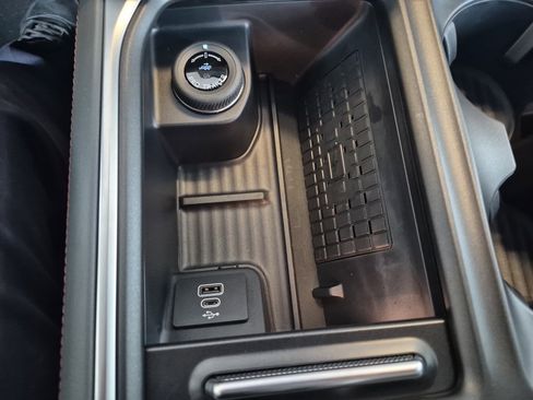 New 2025 Ford Expedition Active image 30