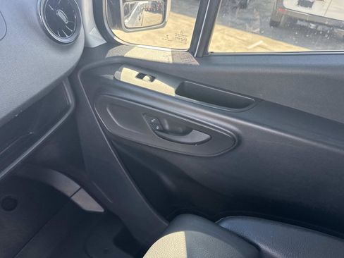 Used 2024 Mercedes-Benz Sprinter 2500 image 23