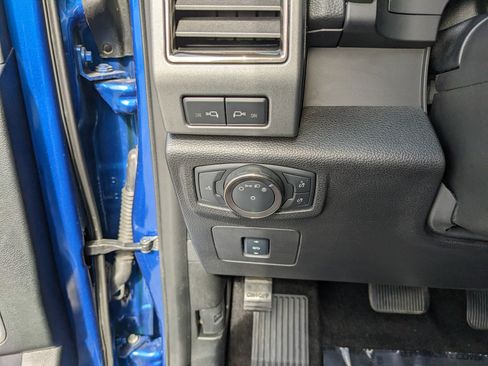 Used 2018 Ford F150 Raptor w/ Equipment Group 802A Luxury image 35