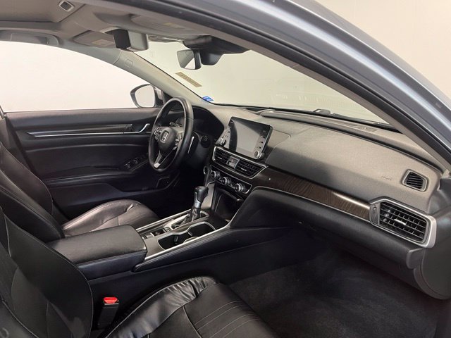 Used 2018 Honda Accord Touring image 11