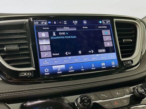 Certified 2025 Chrysler Pacifica Limited image 23